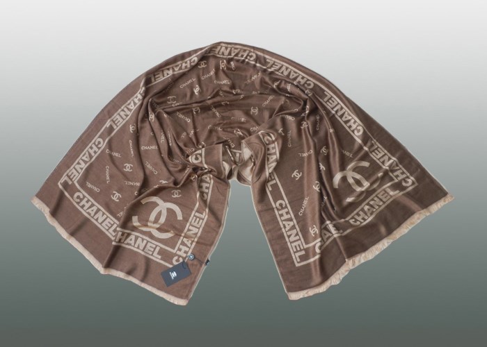 chanel schal